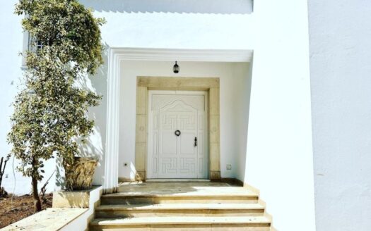 villa à louer S+6 avec magnifique jardin