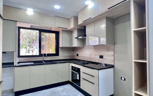 Location Villa S+5 à El Menzah 4