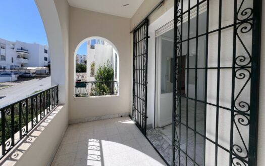 Appartement S+2 Avec Balcon à Louer,Ennasr 2