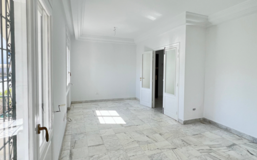 Appartement S+2 Avec Balcon à Louer,Ennasr 2