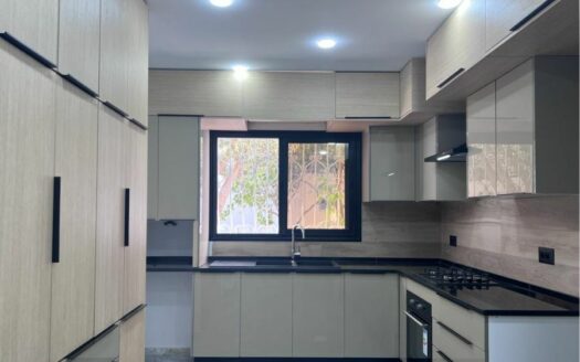 Location Villa S+5 à El Menzah 4